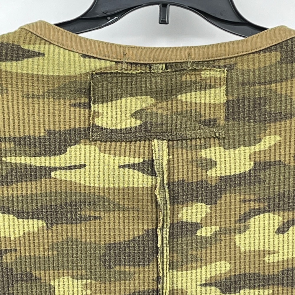 We The Free People Camo Waffle Knit Henley Top Green Camouflage Thumbholes M - Picture 4 of 8